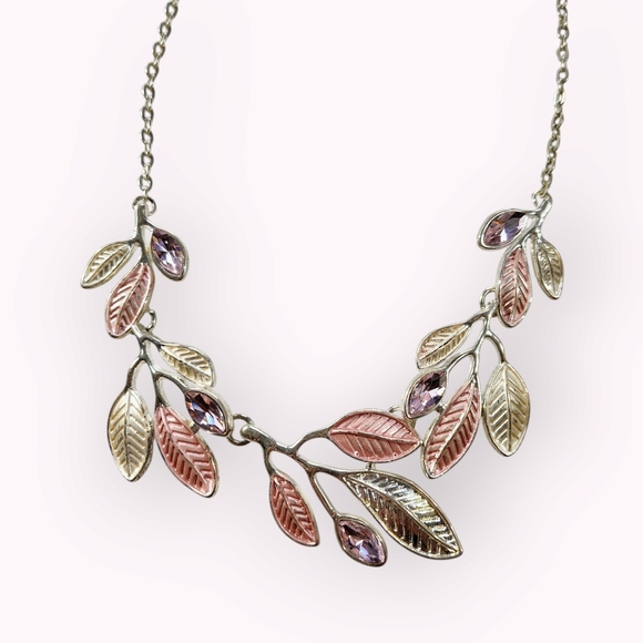 PAPARAZZI LYRICAL LEAF NECKLACE - Picture 2 of 6